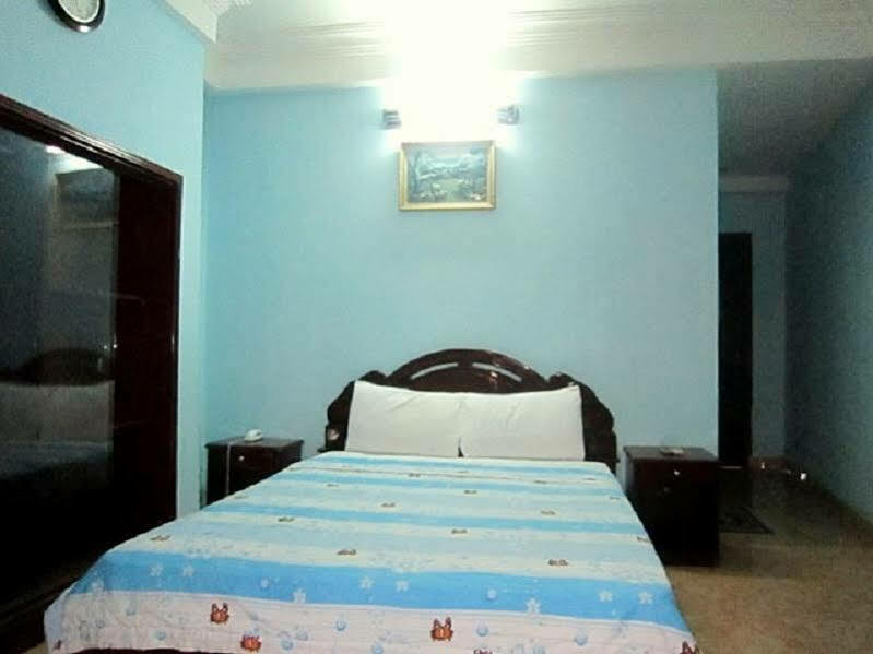הו צ'י מין סיטי Ha Trang Hotel מראה חיצוני תמונה
