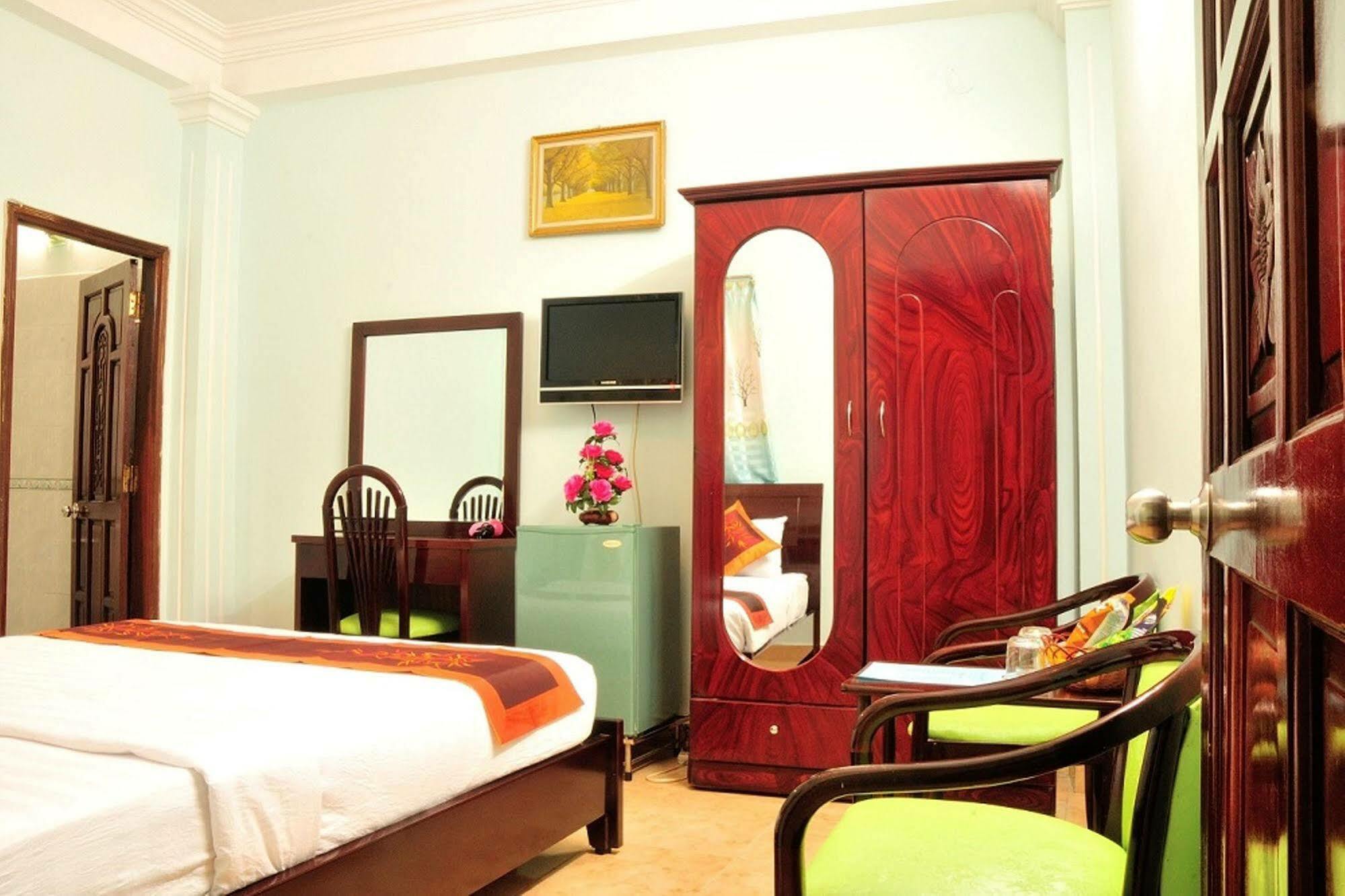 הו צ'י מין סיטי Ha Trang Hotel מראה חיצוני תמונה