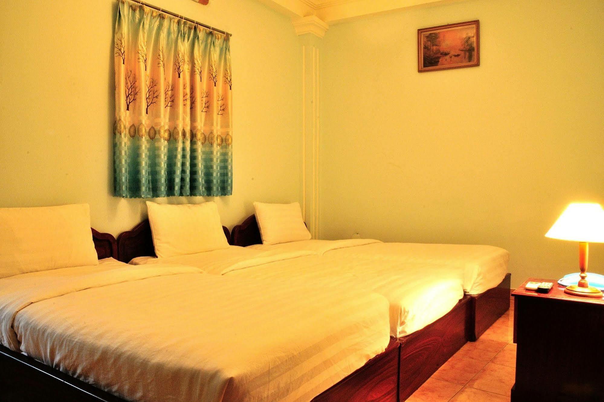 הו צ'י מין סיטי Ha Trang Hotel מראה חיצוני תמונה
