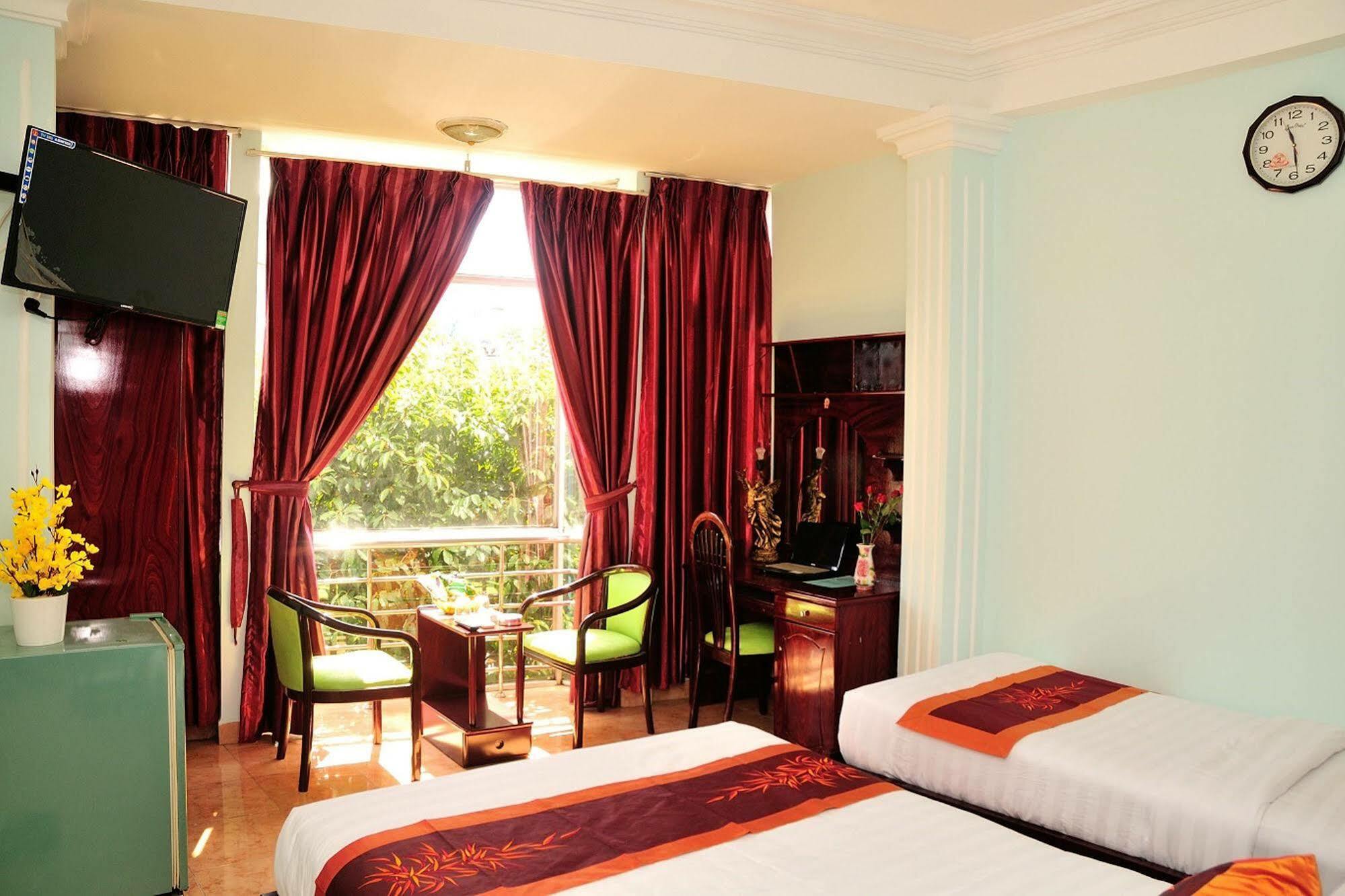 הו צ'י מין סיטי Ha Trang Hotel מראה חיצוני תמונה