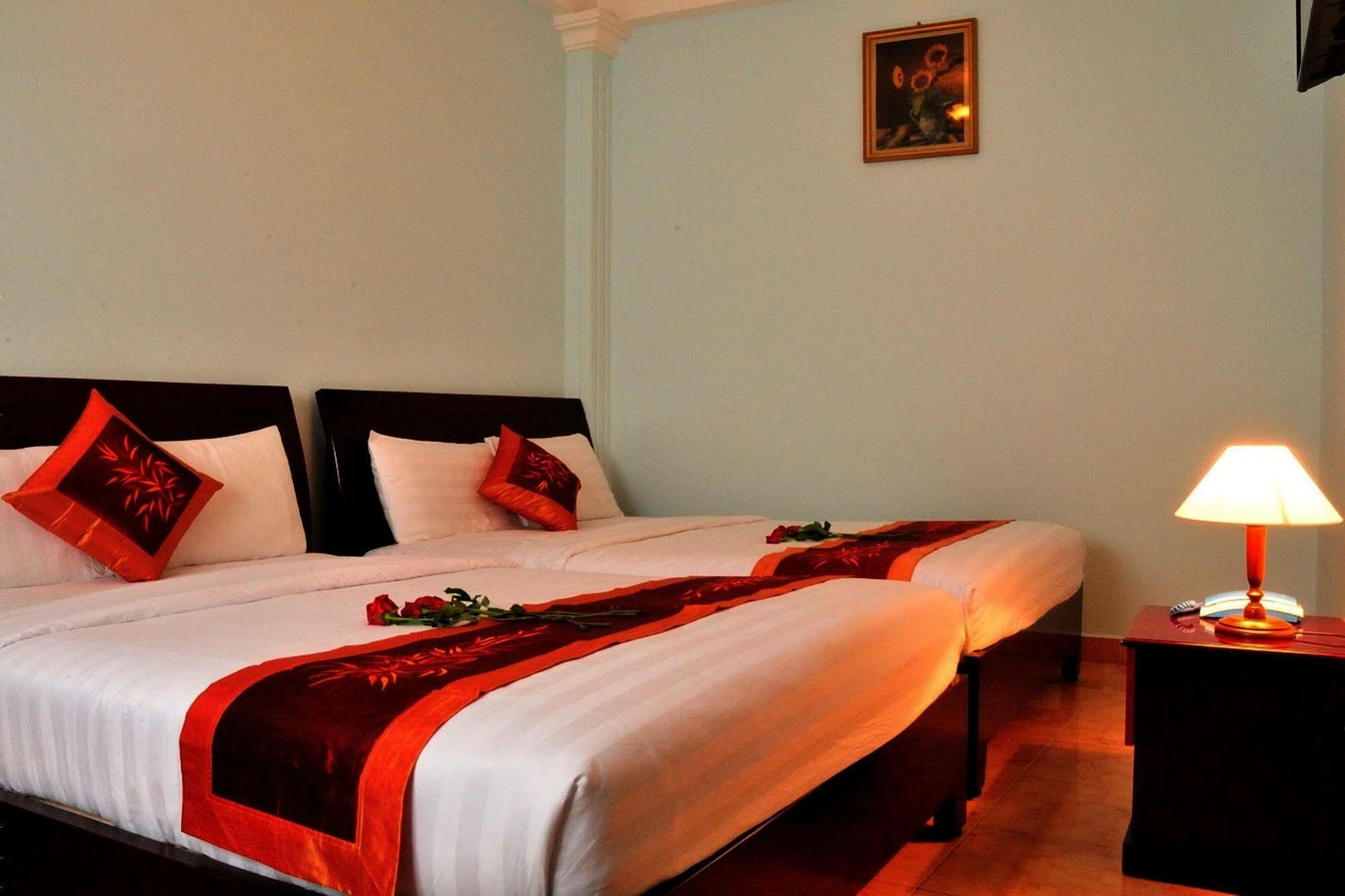 הו צ'י מין סיטי Ha Trang Hotel מראה חיצוני תמונה